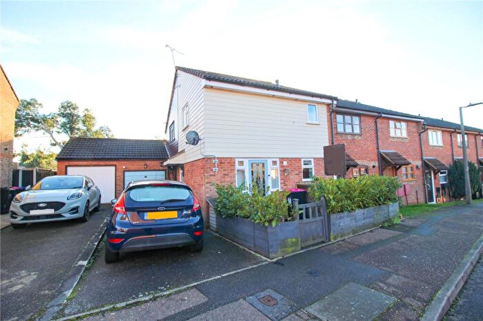 2 Bedroom End Of Terrace House For Sale In Suffolk Avenue, Leigh-On-Sea, Southend-On-Sea, SS9