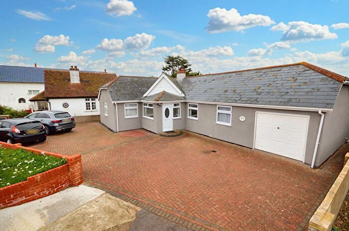 4 Bedroom Detached Bungalow For Sale In The Parade, Greatstone, TN28