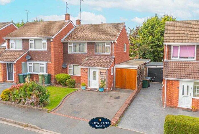 3 Bedroom Semi Detached House For Sale In Finnemore Close, Styvechale Grange, Coventry, CV3
