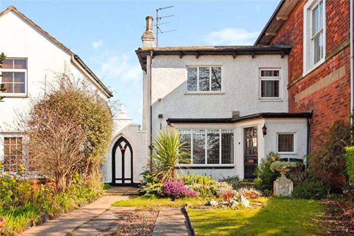 2 Bedroom Semi-Detached House For Sale In Scartho Road, Grimsby, N E Lincs, DN33