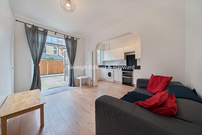 3 Bedroom Detached House To Rent In Ashvale Road, London, SW17