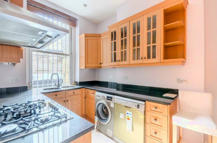 4 Bedroom Flat To Rent In Park Road, Marylebone, London, NW1