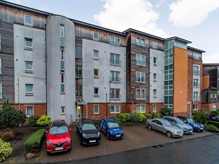 2 Bedroom Flat To Rent In Albion Gardens, Edinburgh, EH7