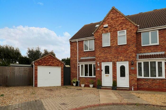 2 Bedroom Semi-Detached House To Rent In Old Farm Close, Ottringham, Hull, HU12