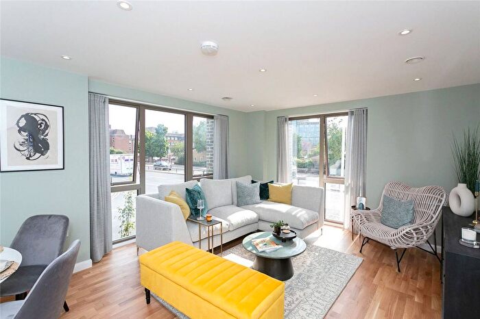 2 Bedroom Flat To Rent In Orchid Court, Watford, WD17