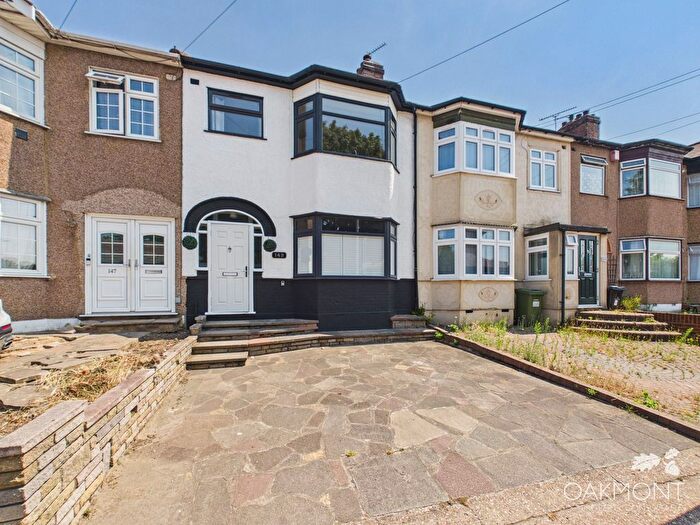 3 Bedroom Terraced House For Sale In Park Lane, Hornchurch, RM11
