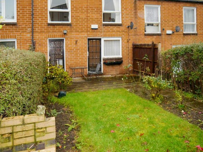 Houses for sale & to rent in S4 7EN, Normanton Gardens, Burngreave
