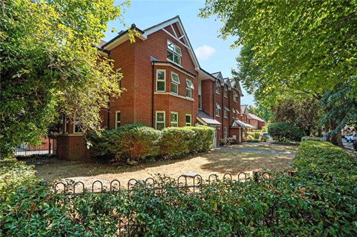 2 Bedroom Apartment For Sale In Stanley Road, Sutton, SM2