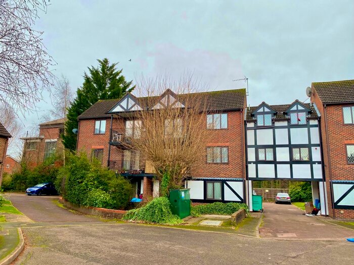 1 Bedroom Flat To Rent In Robina Close, Northwood, HA6