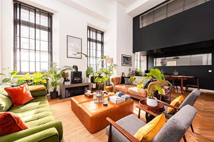 3 Bedroom Apartment For Sale In King Street, The Shore, Edinburgh, EH6