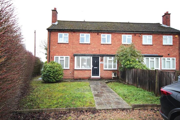 3 Bedroom Semi-Detached House To Rent In Leachcroft, Chalfont St Peter, SL9