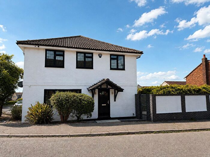 4 Bedroom Detached House For Sale In Paignton Close, Rayleigh, Essex, SS6