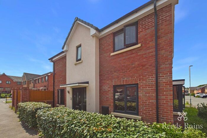 3 Bedroom Semi-Detached House For Sale In Egmont Street, Salford, Greater Manchester, M6