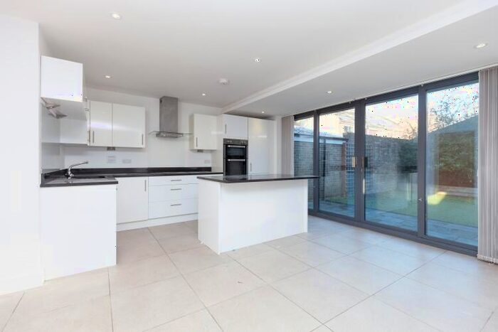 3 Bedroom Semi-Detached House To Rent In Woodstock Road, Oxford, OX2