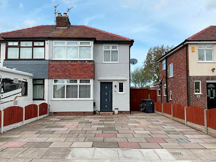 3 Bedroom Semi-Detached House For Sale In Merlewood Avenue, Churchtown, Southport, PR9