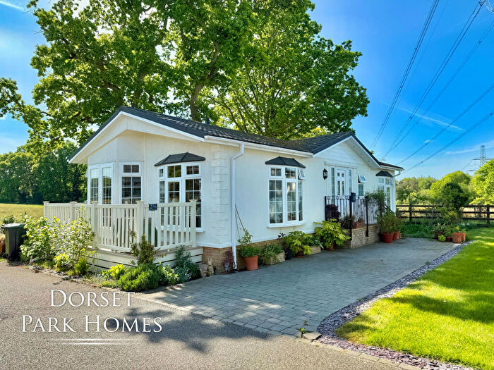 2 Bedroom Park Home For Sale In Deers Court, Three Legged Cross, Wimborne, BH21
