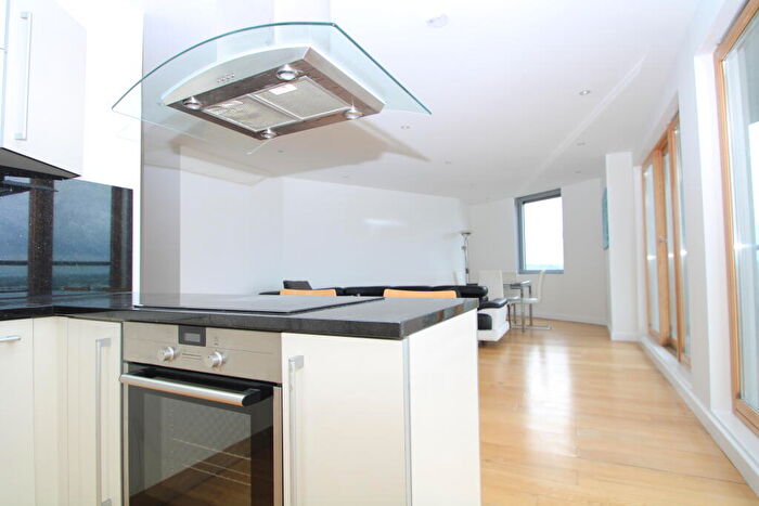 2 Bedroom Apartment To Rent In Altyre Road, Croydon, CR0