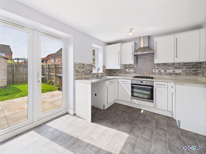 3 Bedroom Terraced House For Sale In Stable Way, Kingswood, HU7