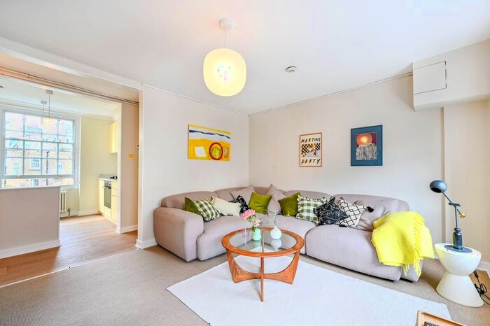 2 Bedroom Flat To Rent In Sekforde Street, Islington, London, EC1R