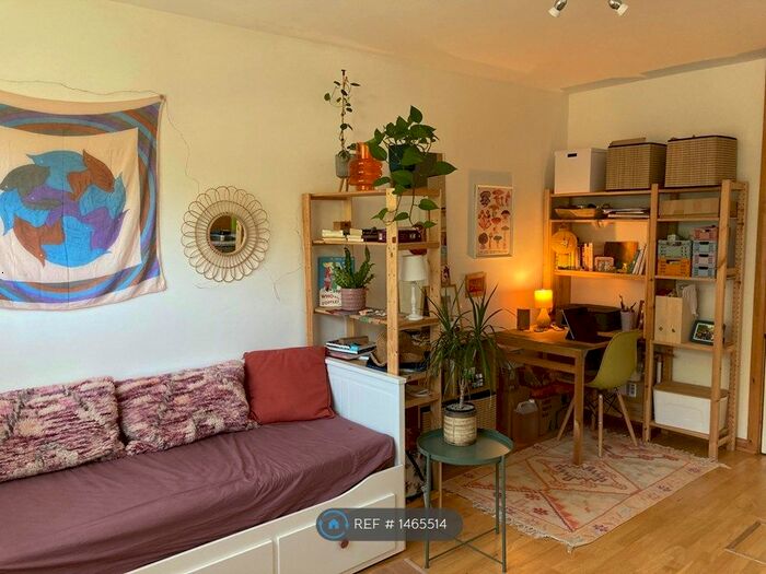 Studio To Rent In Freshfield Bank, Forest Row, RH18