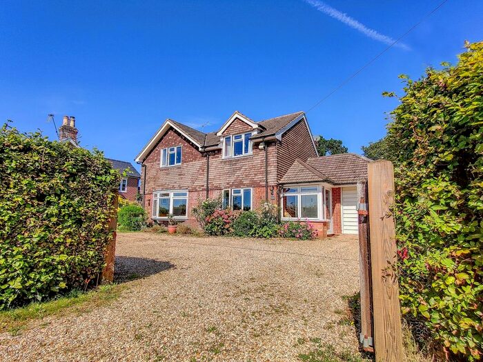 4 Bedroom Detached House For Sale In Lyndhurst Road, Bransgore, Christchurch, BH23
