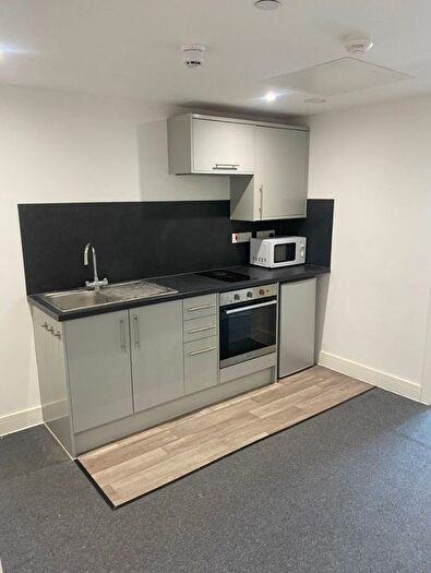 2 Bedroom Flat To Rent In Straits Parade, Bristol, BS16