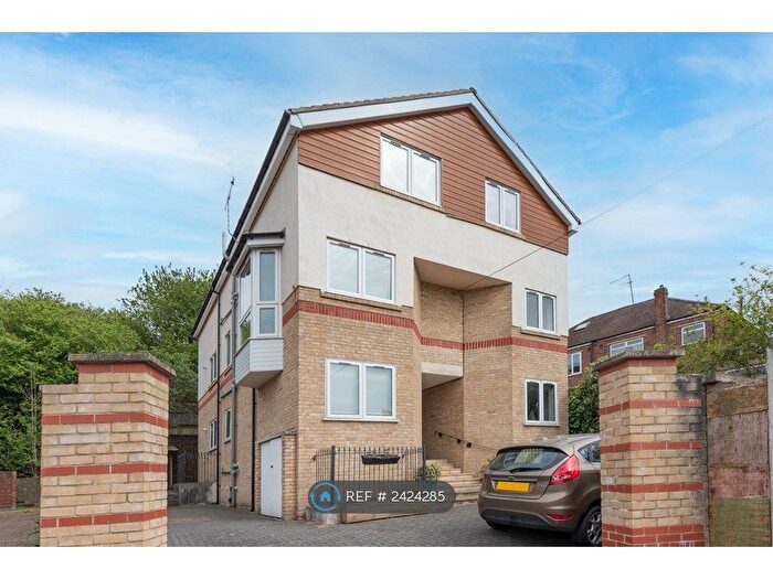 2 Bedroom Flat To Rent In Benton's Lane, London, SE27