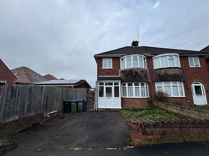 3 Bedroom Semi Detached House To Rent In William Road, Smethwick, West Midlands, B67