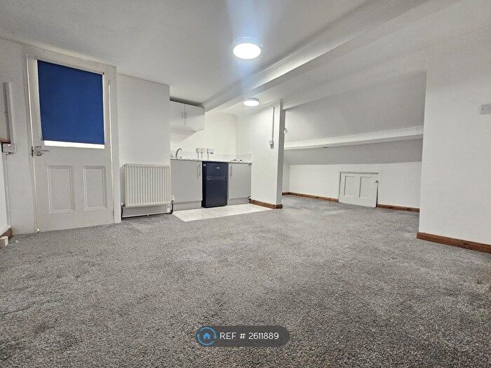 Studio To Rent In Ringstead Road, London, SE6