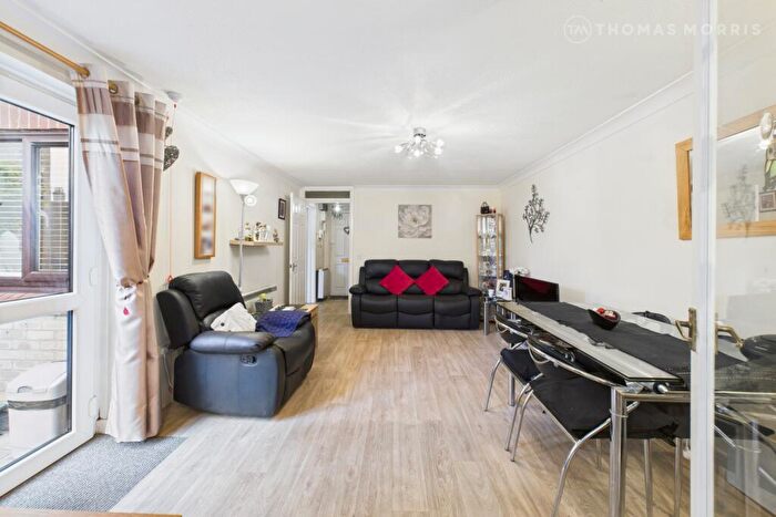 1 Bedroom Retirement Property For Sale In Back Street, Biggleswade, Bedfordshire, SG18 - Photo 3