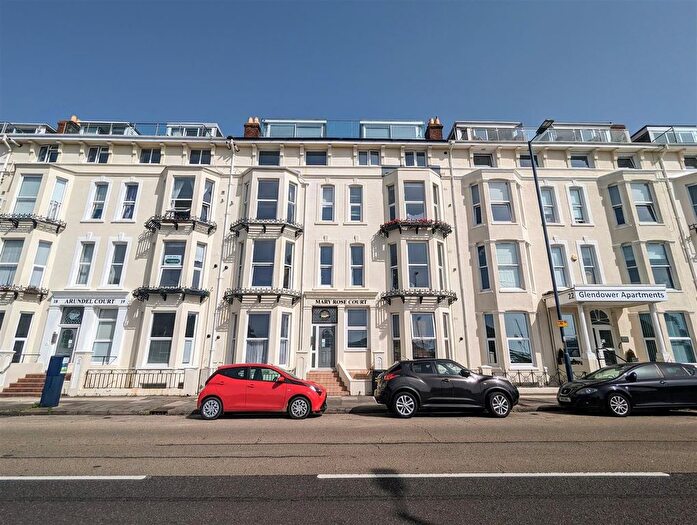 2 Bedroom Flat To Rent In South Parade, Southsea, PO5