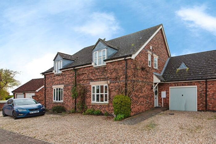 4 Bedroom Semi Detached House For Sale In Saddlers Close, Osbournby, Sleaford, NG34