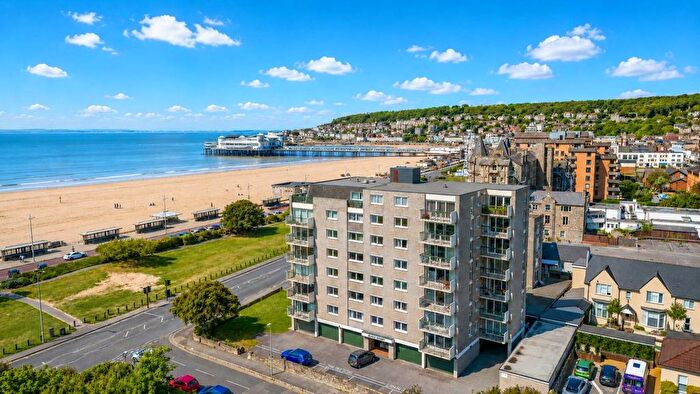 2 Bedroom Flat For Sale In Beach Road, Weston-Super-Mare, BS23