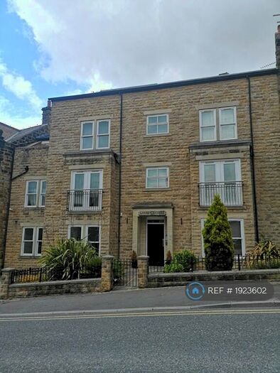 2 Bedroom Flat To Rent In Lawrence Court, Harrogate, HG1