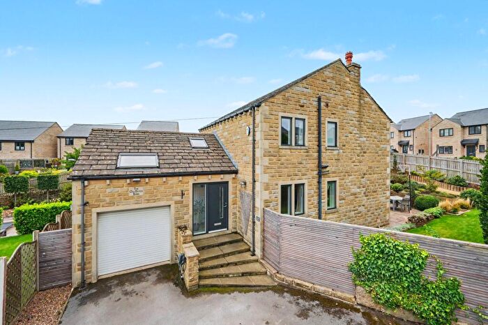 5 Bedroom Detached House For Sale In The Old Dutch Barn, Haughs Road, Quarmby, HD3