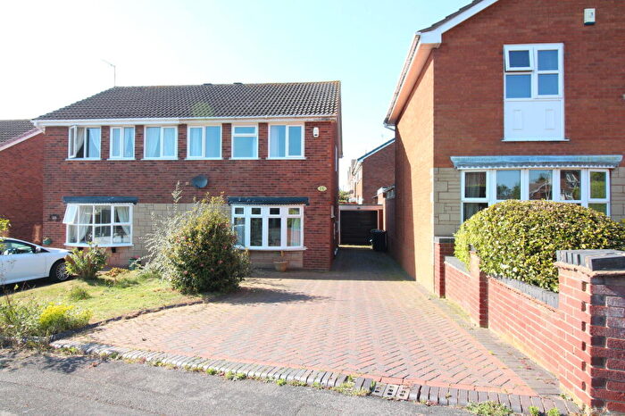 3 Bedroom Semi-Detached House For Sale In Kingswinford, Rokewood Close, DY6