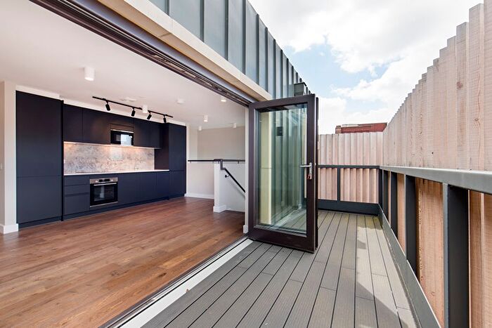 2 Bedroom Flat To Rent In Wimbledon Park Road, London, SW19