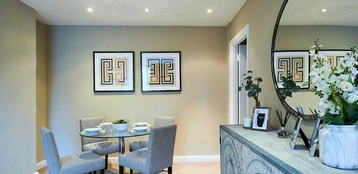 2 Bedroom Flat To Rent In Hill Street, London, W1J