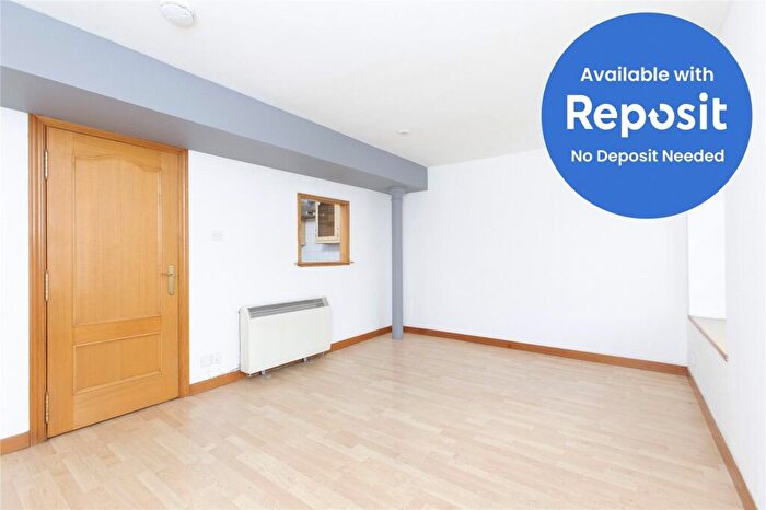 2 Bedroom Flat To Rent In Commercial Street, Edinburgh, EH6
