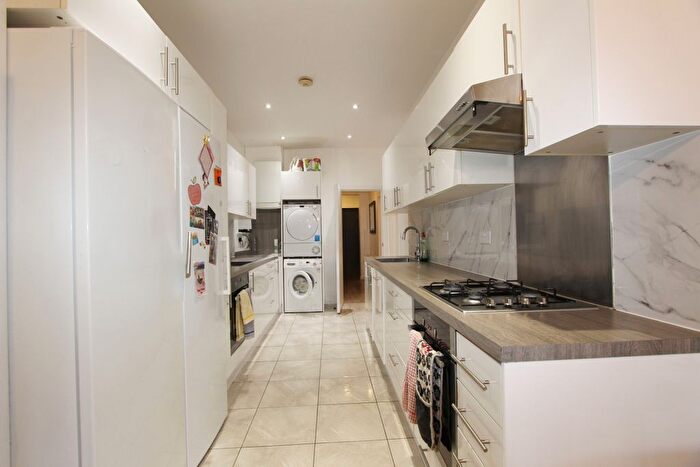 3 Bedroom Semi Detached House For Sale In Sinclair Grove, London, NW11