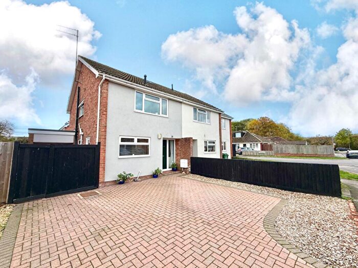4 Bedroom Semi-Detached House For Sale In Maunsell Way, Wroughton, Swindon, SN4