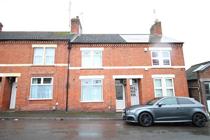 3 Bedroom Terraced House To Rent In Robinson Road, Rushden, NN10