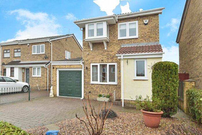 3 Bedroom Detached House For Sale In Hartland Drive, Sothall, Sheffield, South Yorkshire, S20