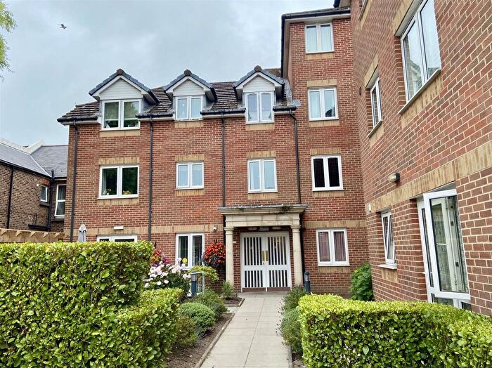 1 Bedroom Flat For Sale In Whitley Road, Eastbourne, BN22