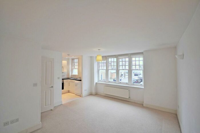 1 Bedroom Flat To Rent In Sheen Lane, Mortlake, SW14