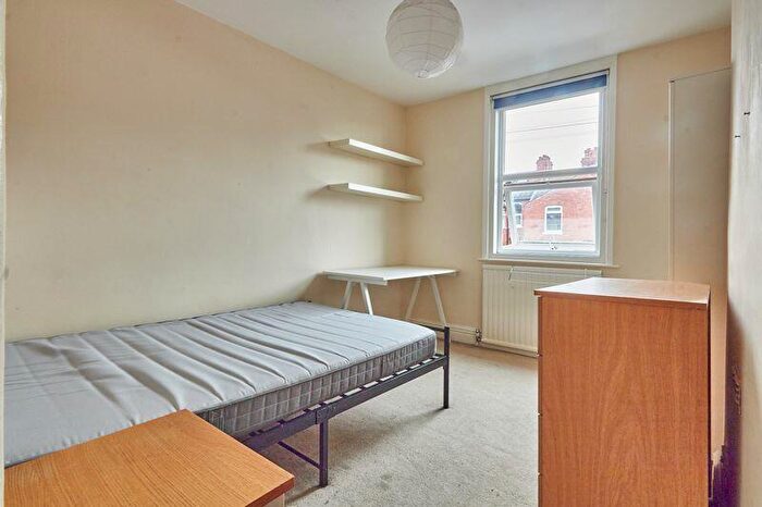 1 Bedroom Terraced House To Rent In Pinhoe Road, Exeter, EX4