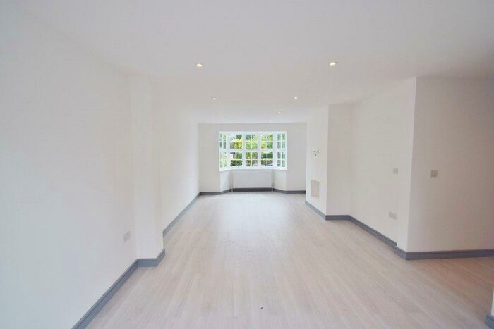 3 Bedroom Semi-Detached House To Rent In Brookland Rise, Hampstead Garden Suburb, NW11