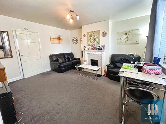 3 Bedroom End Of Terrace House For Sale In Kingsway, Pontefract, West Yorkshire, WF8