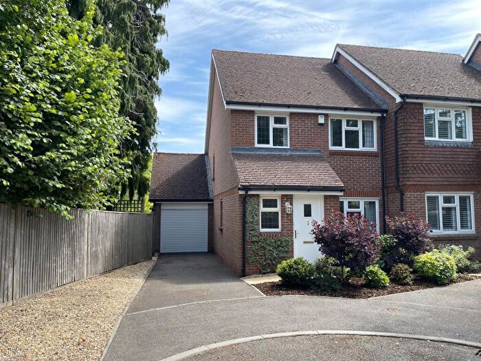 3 Bedroom House For Sale In Springvale Close, Great Bookham, KT23