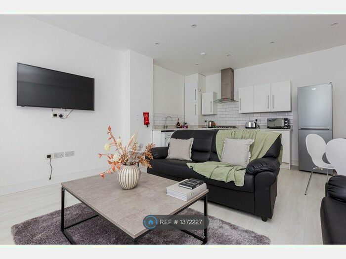 1 Bedroom Property To Rent In Aigburth Road, Liverpool, L17